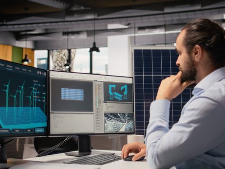 Schreibtisch, Computer, Monitore, Diagramme, Büro, Solar-Panel, Windkraftanlage